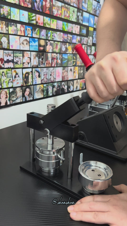 Round 58mm (2.28 inches) Badge Machine